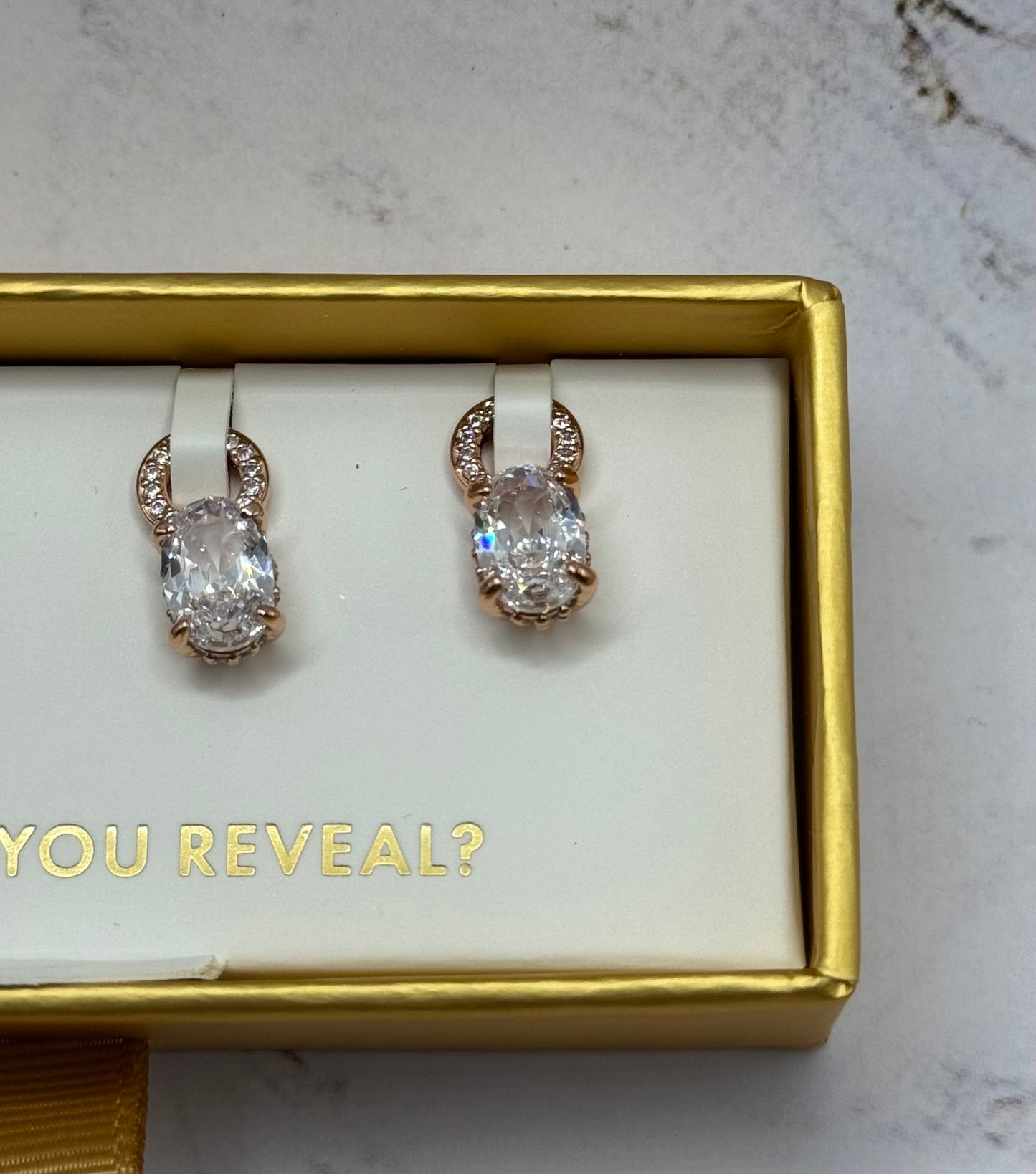 CHARMING HOOPS