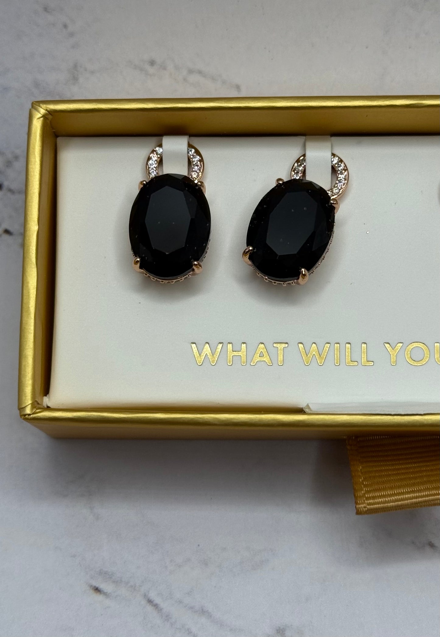 CHARMING HOOPS