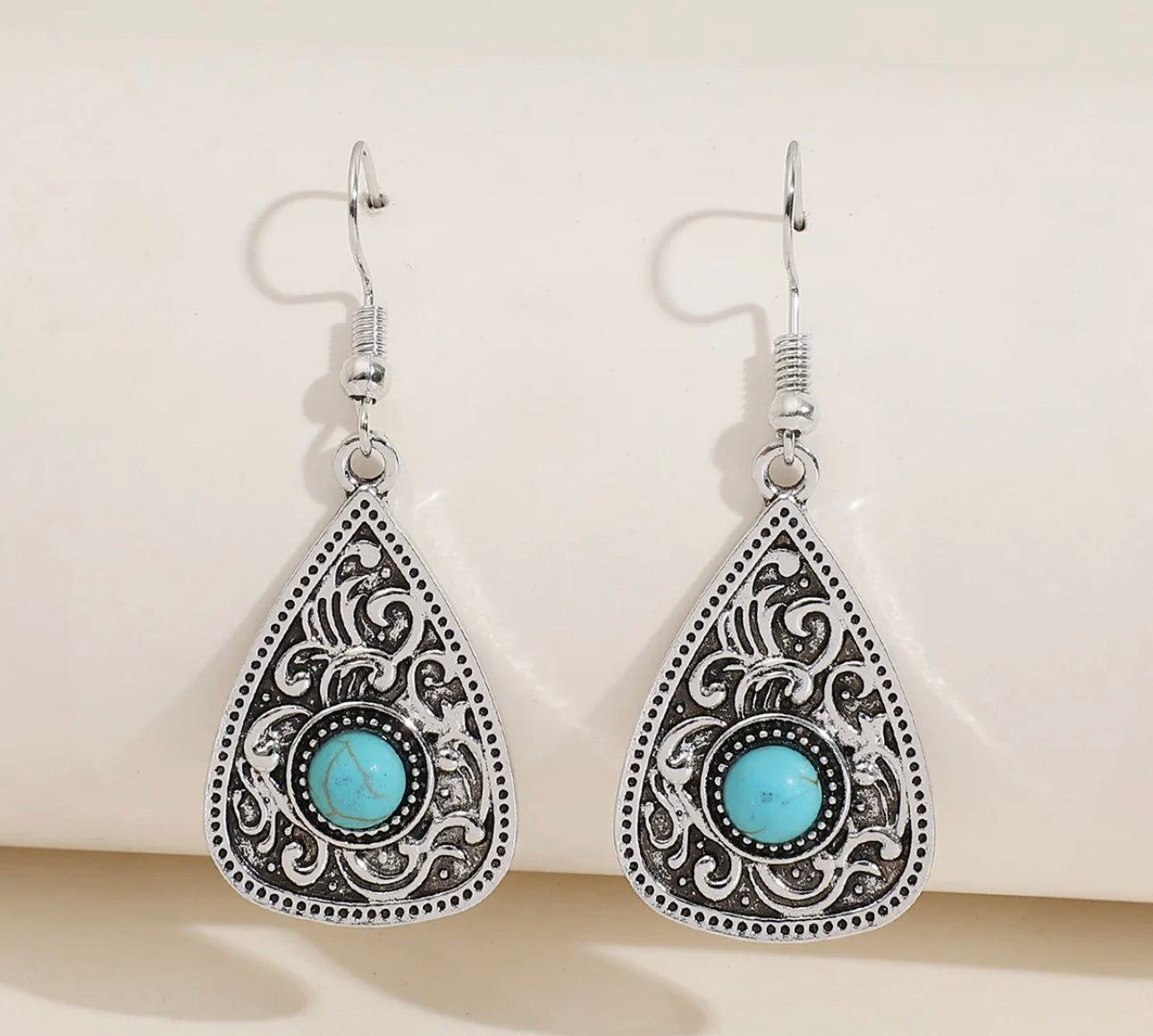 Guitar style western earrings